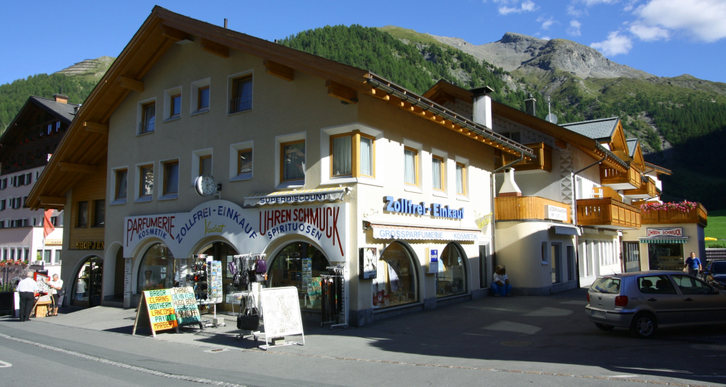 Zollfrei Einkauf Vadret (oua_24118200_image) Zollfrei Einkauf Vadret (oua_24118200_image)