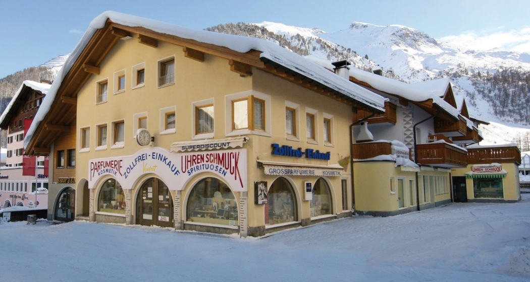 Zollfrei Einkauf Vadret (oua_24118202_image) Zollfrei Einkauf Vadret (oua_24118202_image)