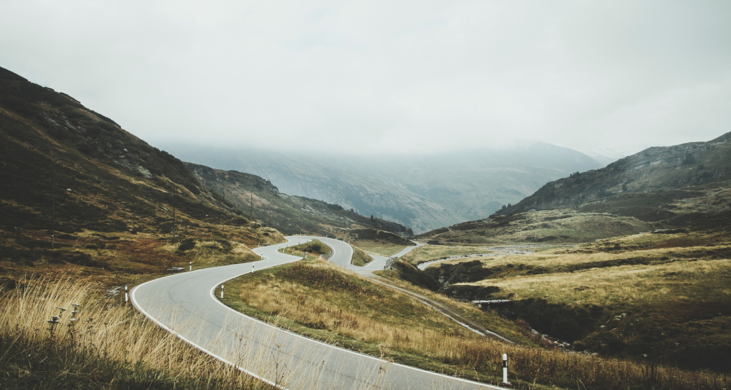 Passstrasse in den Alpen Passstrasse in den Alpen