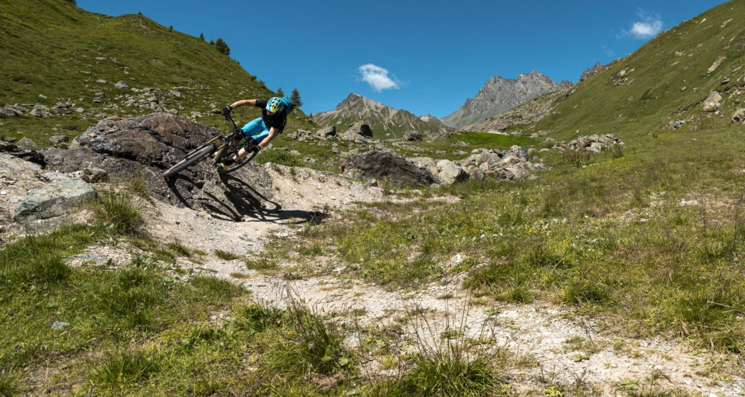 Duty Free Ride Laret-Samnaun [SchweizMobil-Nr. 697] (oua_77511273_image)