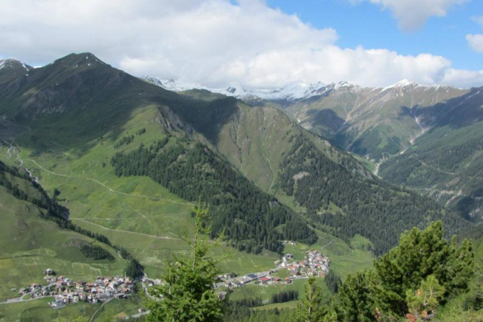 Blick auf Samnaun-Laret und Samnaun-Compatsch