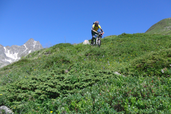 Velill-Trail Expert (oua_15168995_image)