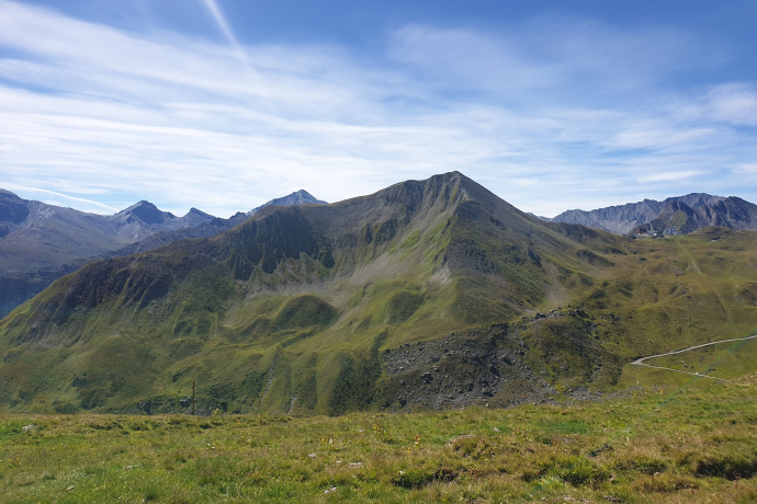 Alp Trida spring trail (oua_94587133_image)