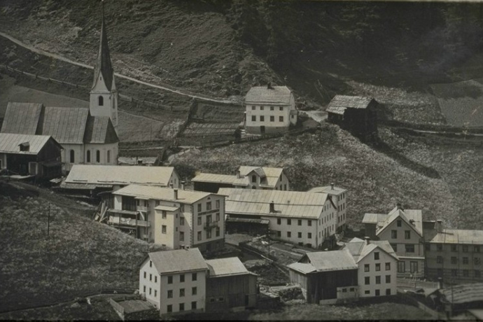 Dienstag | Dorfführung durch unseren Hauptort Compatsch Winter (gdl_810859793_image)