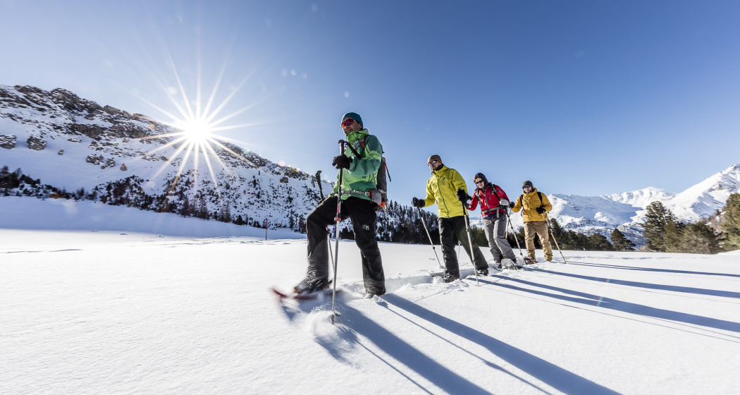 Schneeschuhlaufen in der Ferienregion Engadin Samnaun Val Müstair.