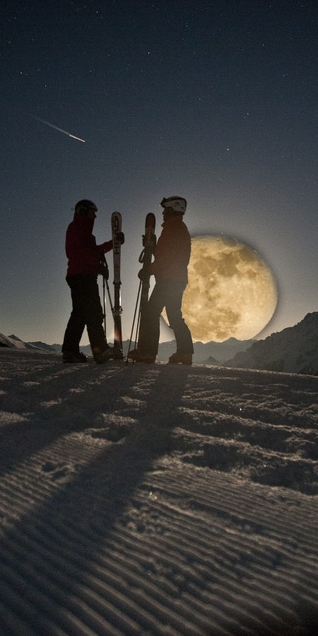 Ski fahren bei Mondschein Ski fahren bei Mondschein