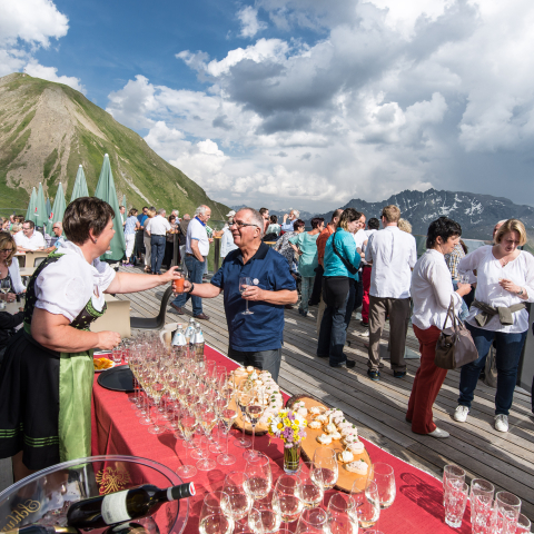 The Graubünden gourmet experience par excellence - the summit pleasure at 2500 m above sea level.