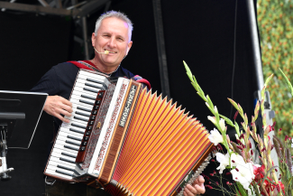 1. August in Samnaun mit Jodelchörli Traditionen Oldtimer Traktoren