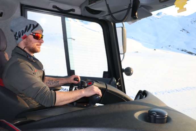 andy-carnot-samnaun-zeblas-pistenmaschinenfahren