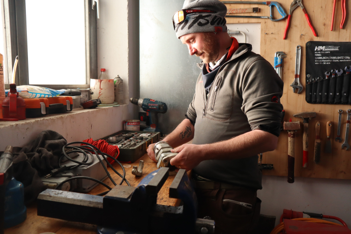 andy-carnot-samnaun-zeblas-arbeit