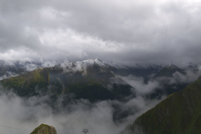 Regen zieht auf beim Alptrider Sattel