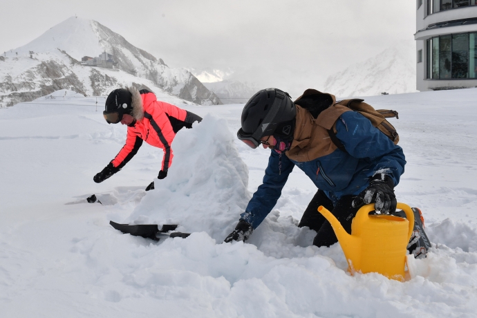 Es wurden Schneeskulpturen gebaut Es wurden Schneeskulpturen gebaut