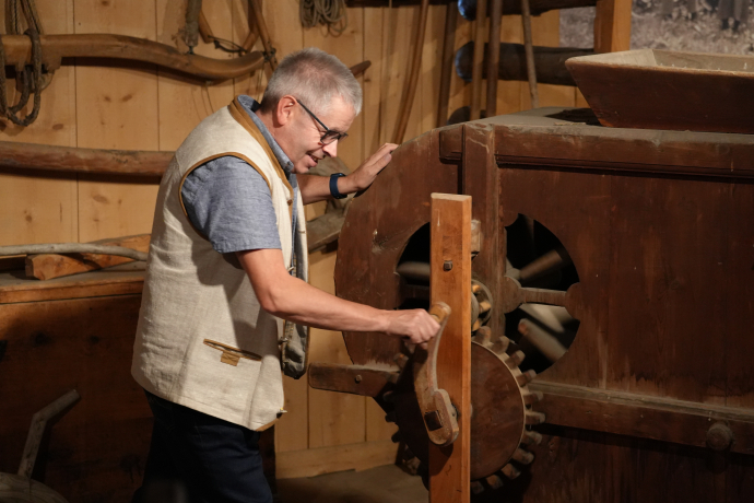 Arno Jäger im Talmuseum Samnaun. Foto: Michelle Zbinden Arno Jäger im Talmuseum Samnaun.