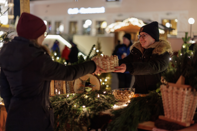 Weihnachtsmarkt Advent Samnaun Shopping Geschenke