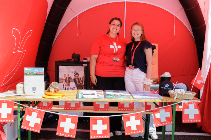 1. August in Samnaun mit Jodelchörli Traditionen Oldtimer Traktoren