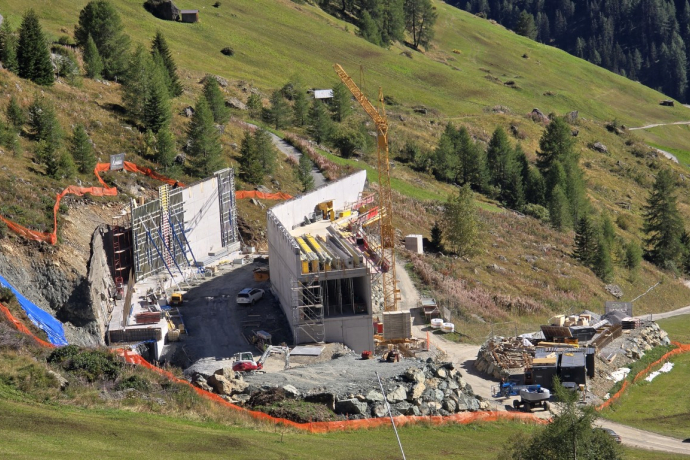 Bau Mittelstation Laret 2.