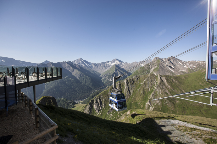 Doppelstockbahn im Wanderparadies Samnaun