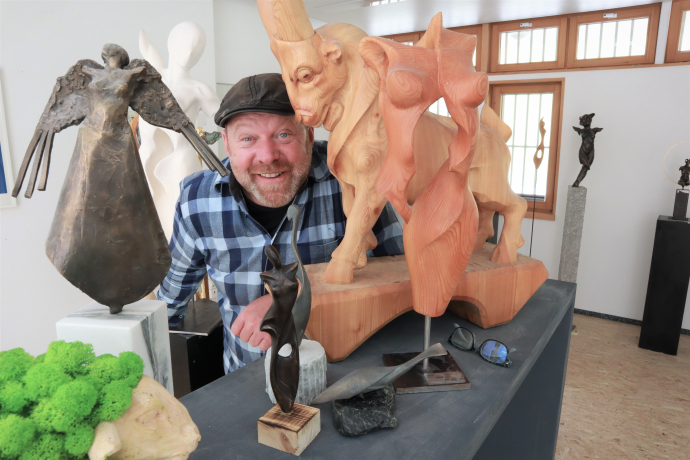 Helmut Tschiderer und Kunstwerke