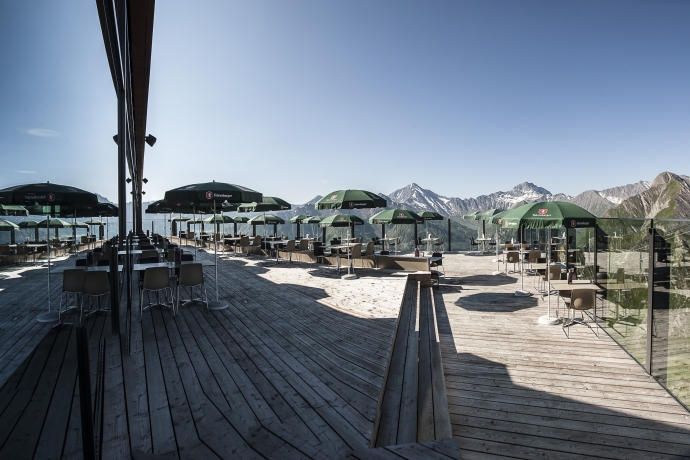 Das Panoramarestaurant auf dem Alp Trida Sattel. Das Panoramarestaurant auf dem Alp Trida Sattel.