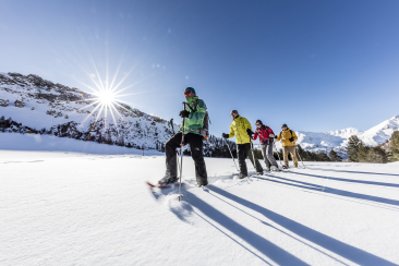 Schneeschuhlaufen in der Ferienregion Engadin Samnaun Val Müstair.