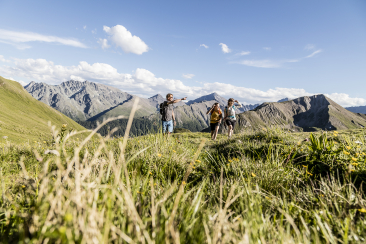 Wandern auf der Alp Bella.