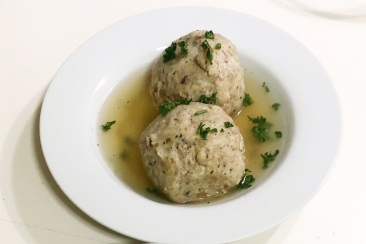 Herzhaftes Knödel-Trio aus Samnaun: Speck, Leber und Käse für den grossen und kleinen Hunger