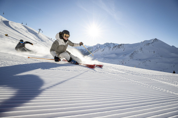 Skifahren in Samnaun, Schweiz.