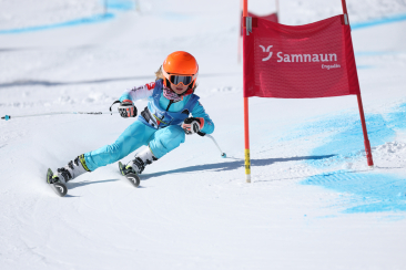 Internationaler Silvretta Schüler-Cup 2026 in Samnaun: Nachwuchsrennen, Thomas Tumler als Vorfahrer, Autogrammstunde und Ehrung auf der Alp Trida.