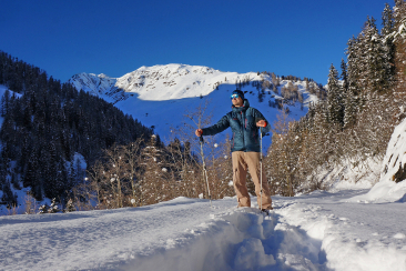 Schneeschuhwandern in Samnaun, Schweiz.
